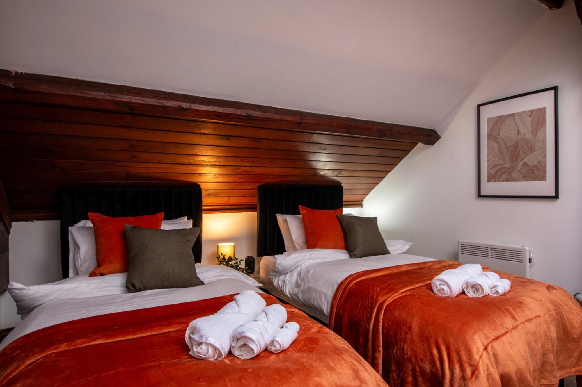 Madison House - Converted Church 5 Bed Pontypool Dış mekan fotoğraf