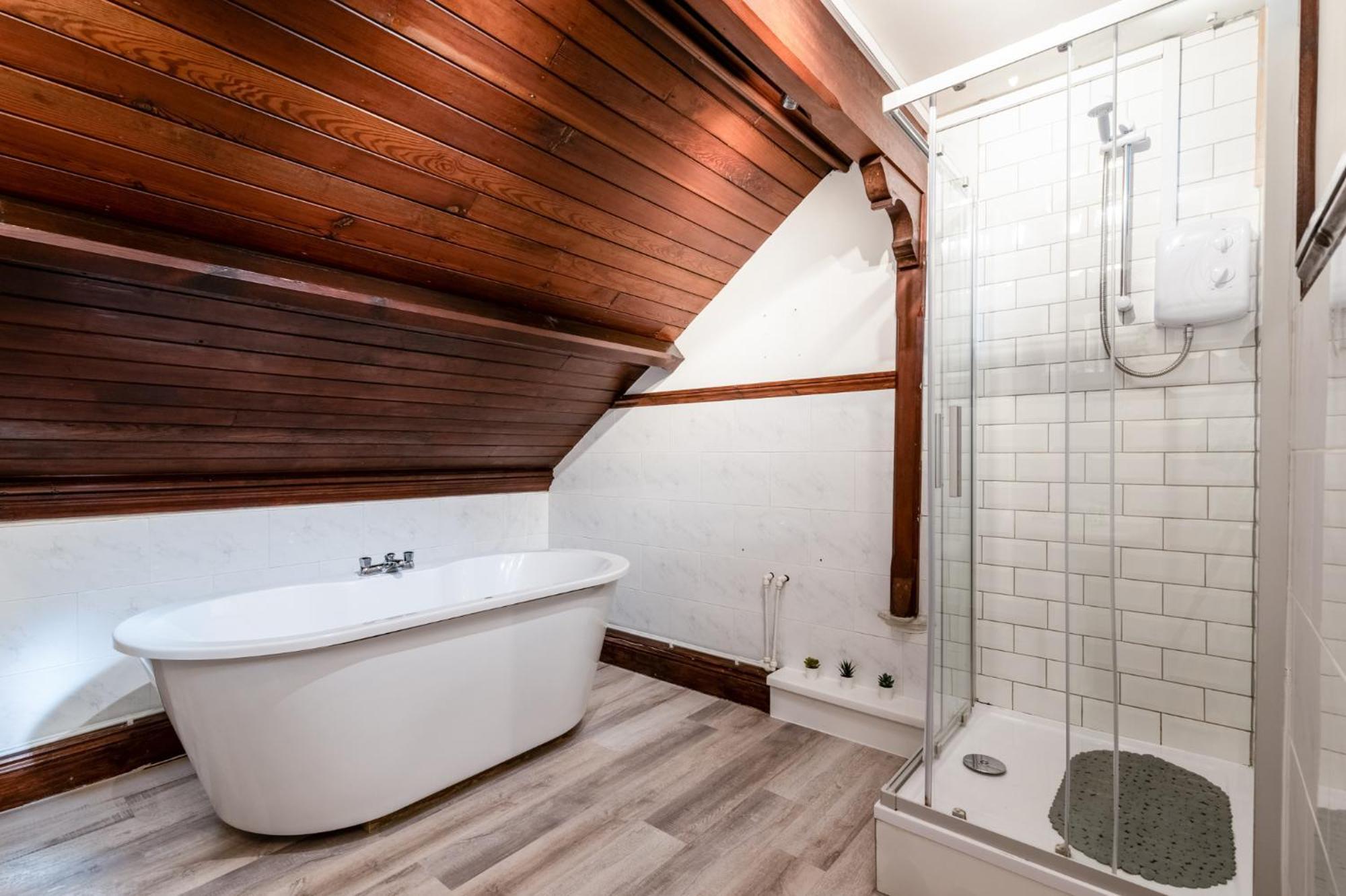 Madison House - Converted Church 5 Bed Pontypool Dış mekan fotoğraf