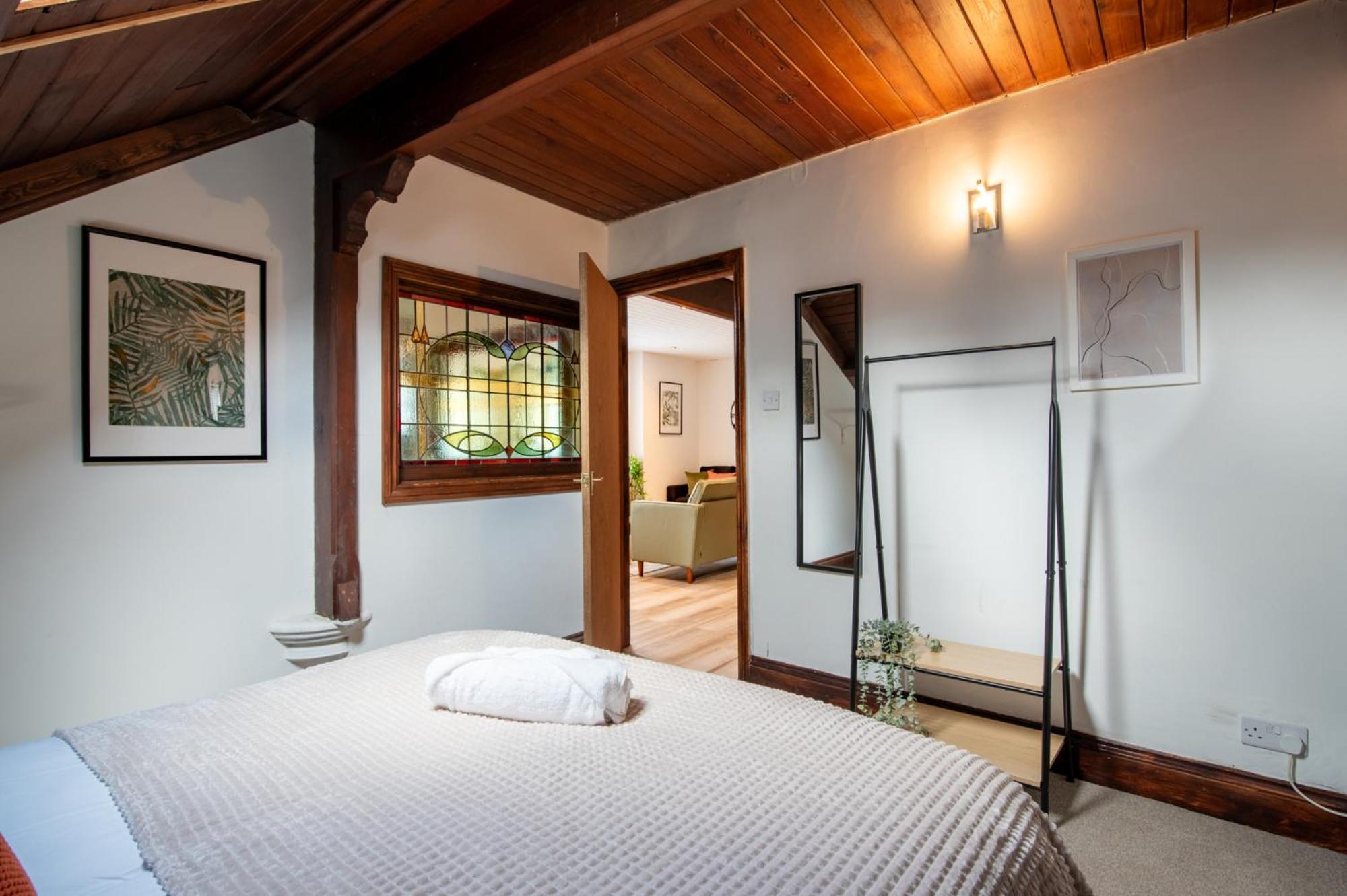 Madison House - Converted Church 5 Bed Pontypool Dış mekan fotoğraf