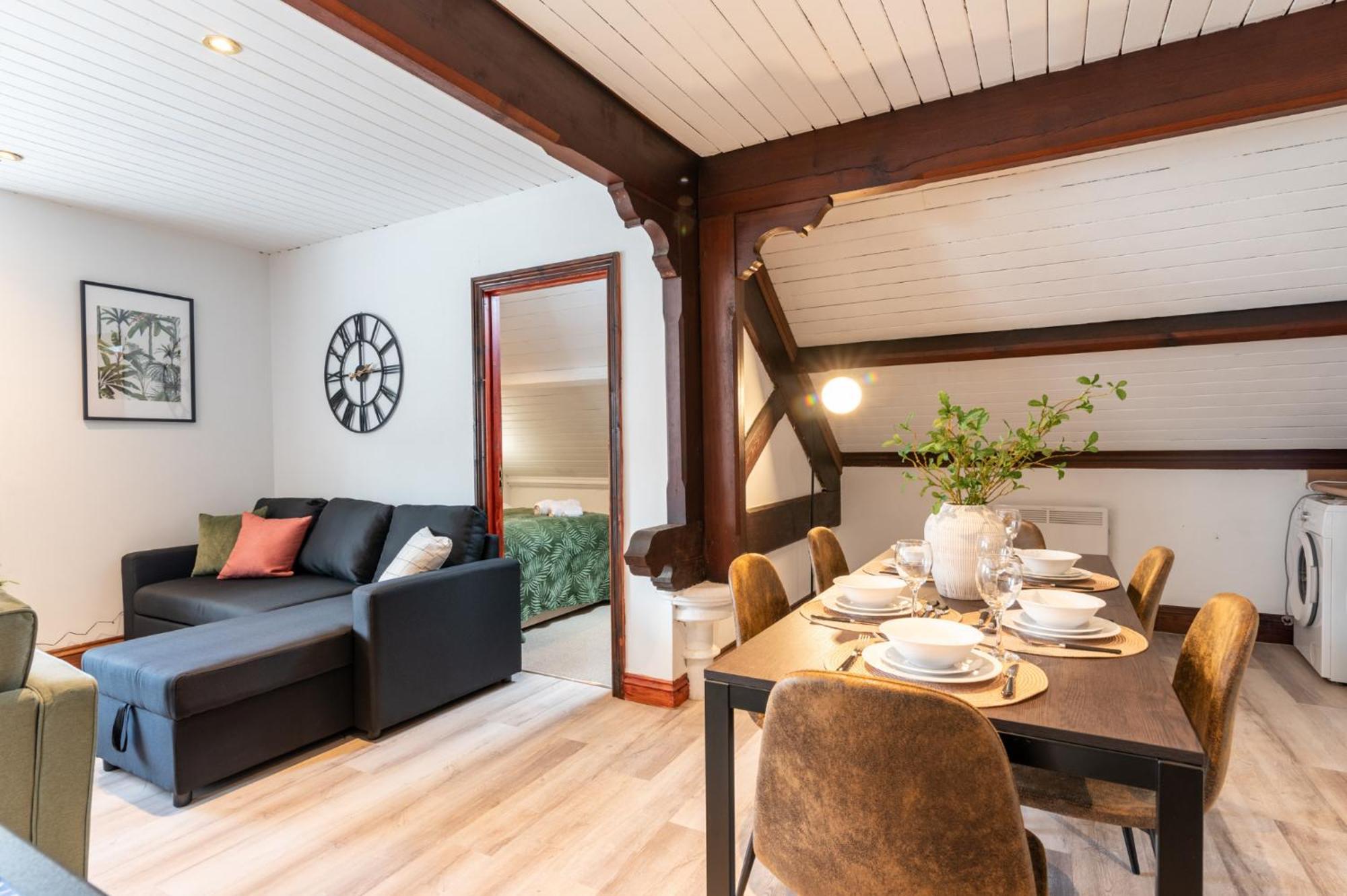 Madison House - Converted Church 5 Bed Pontypool Dış mekan fotoğraf