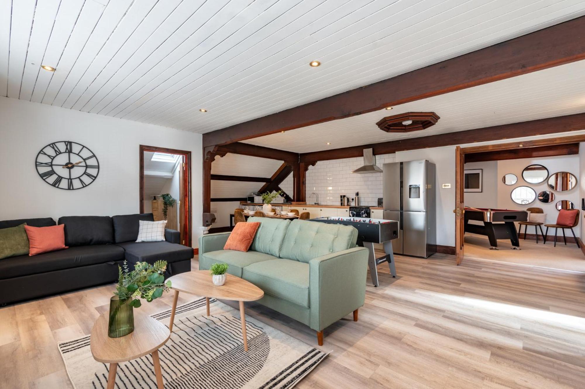 Madison House - Converted Church 5 Bed Pontypool Dış mekan fotoğraf